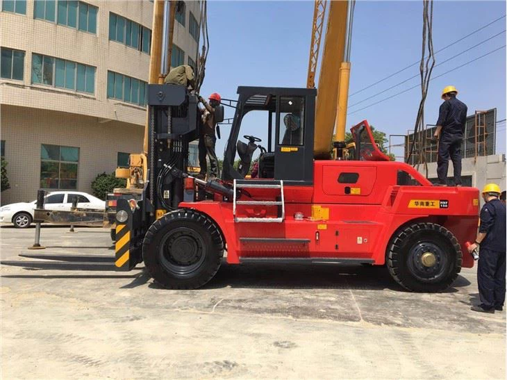 15 Ton Diesel Heavy Forklift Truck Colour Is Customized
