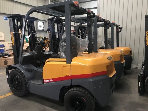 3 Ton Diesel Small Forklift Truck Work In Container And Warehouse Attachment Side Shift