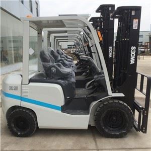 Lori Forklift Kecil Diesel 2.5 Ton