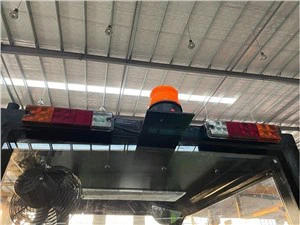 3t Mini Telehandler Bekerja Di Dalam Van A