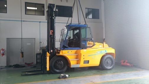 16 Ton Forklift Work For Container Depot