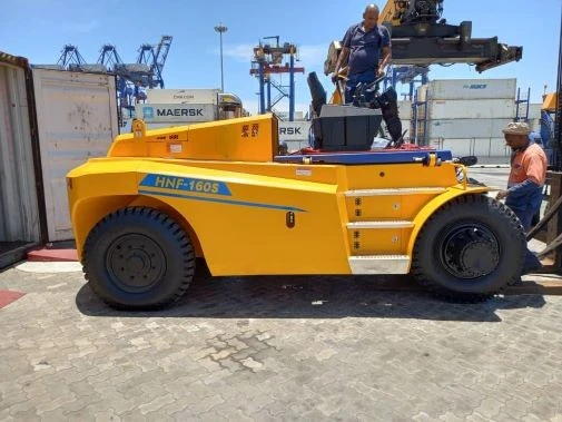 16 Ton Forklift Work For Container Depot